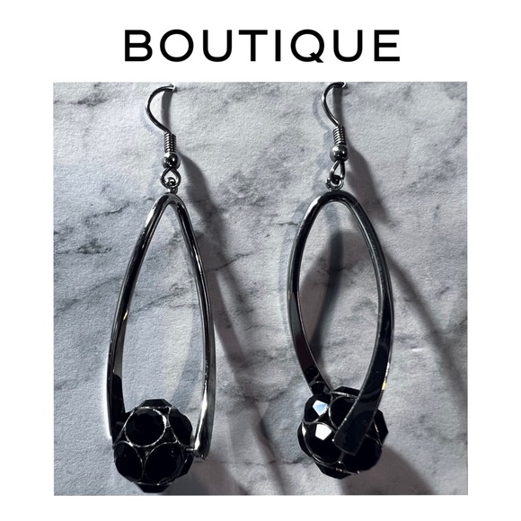 Jewelry - Silver Twist Dangle Onyx Earrings